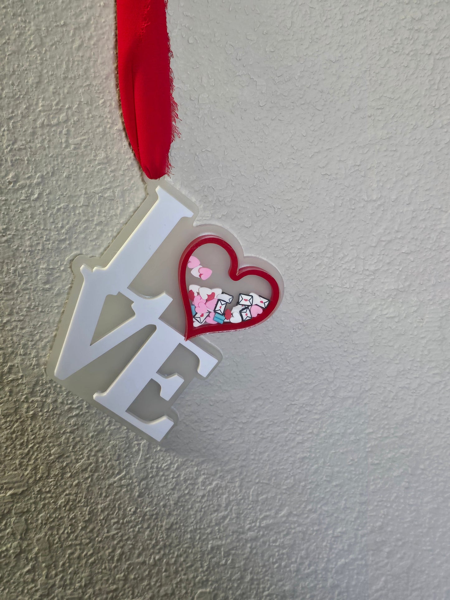 LOVE shaker Ornament