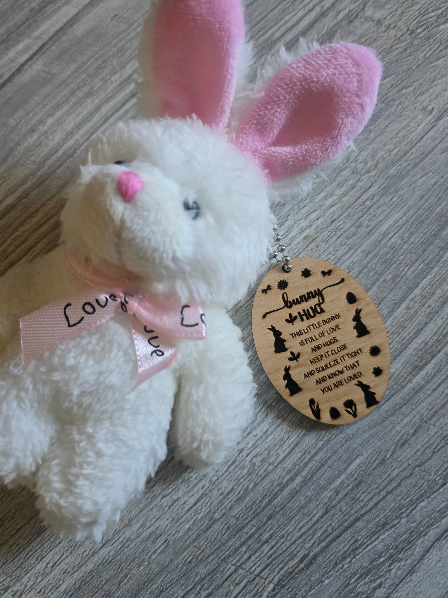 Keychain Bunny Hug for Easter