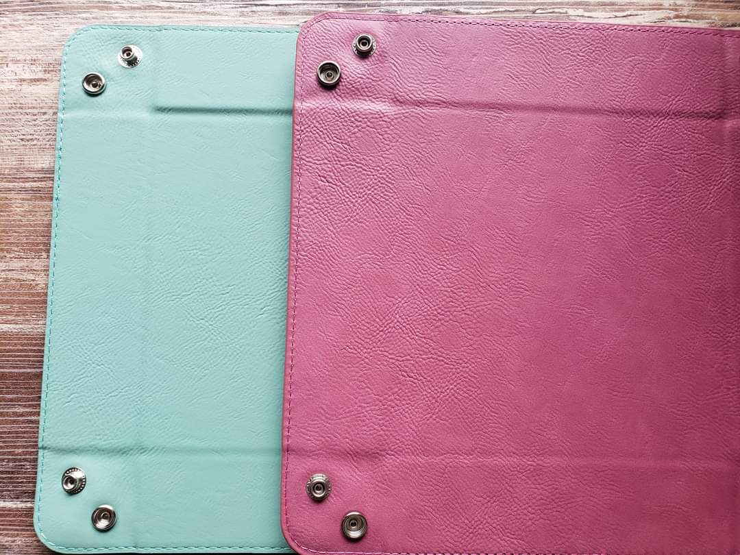 Leatherette snap tray