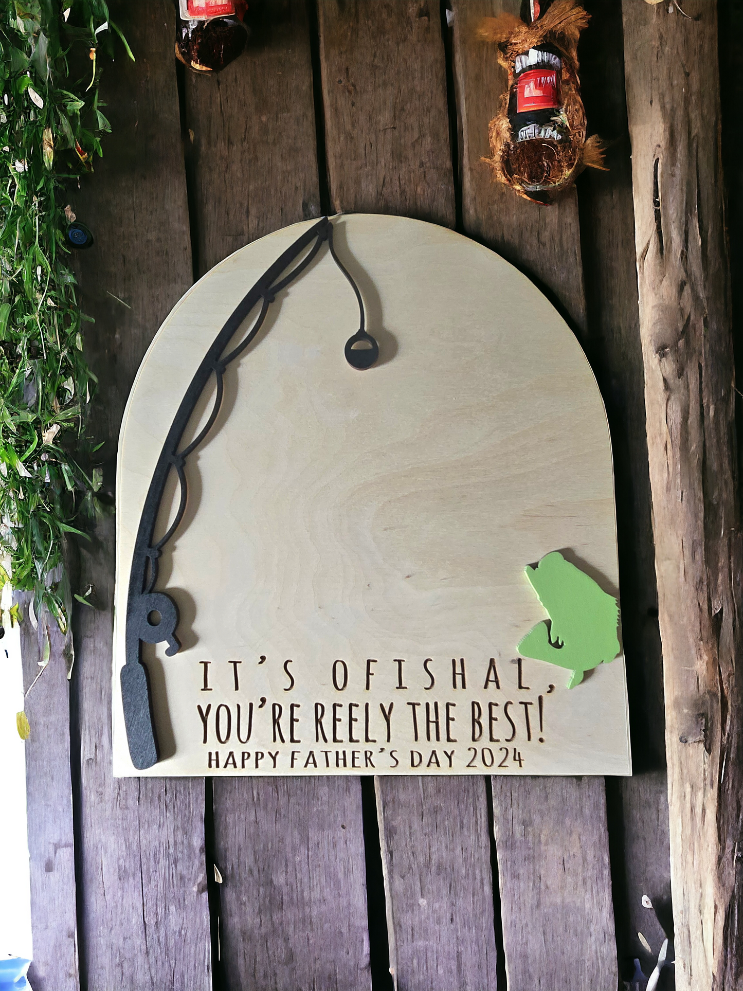 It's ofishal you're reely the best happy Father's Day handprint sign