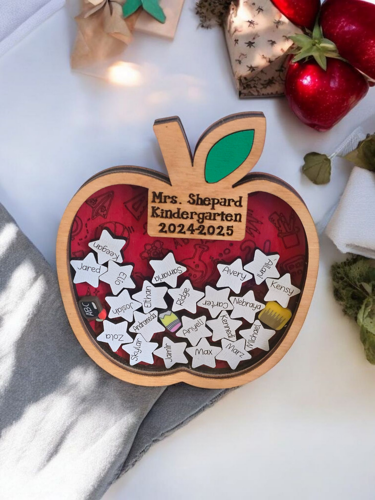 Teacher Apple Shaker with students names personalized magnet